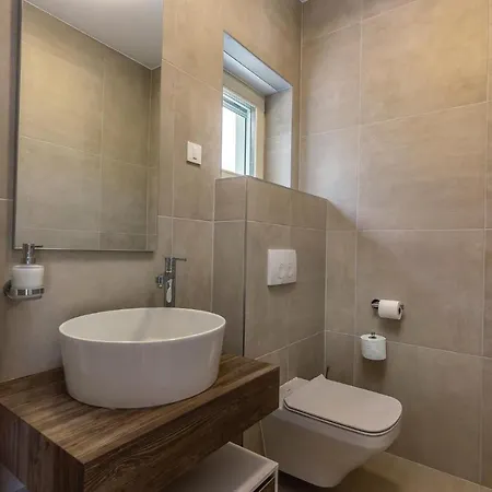 Beautiful In With 4 Bedrooms, Sauna And Outdoor Swimming Pool Casa vacanze