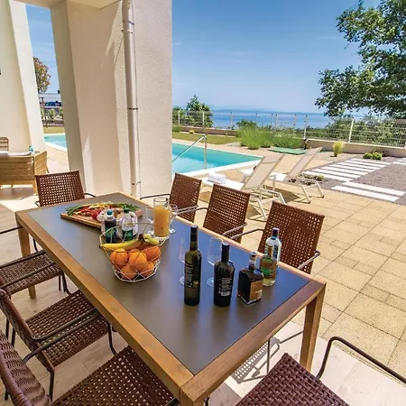 Beautiful In With 4 Bedrooms, Sauna And Outdoor Swimming Pool Veprinac