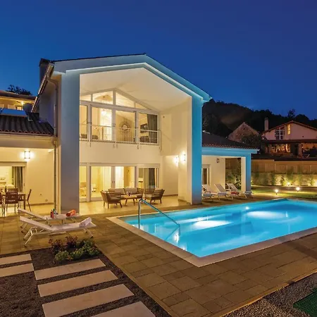 Beautiful In With 4 Bedrooms, Sauna And Outdoor Swimming Pool Casa vacanze Veprinac